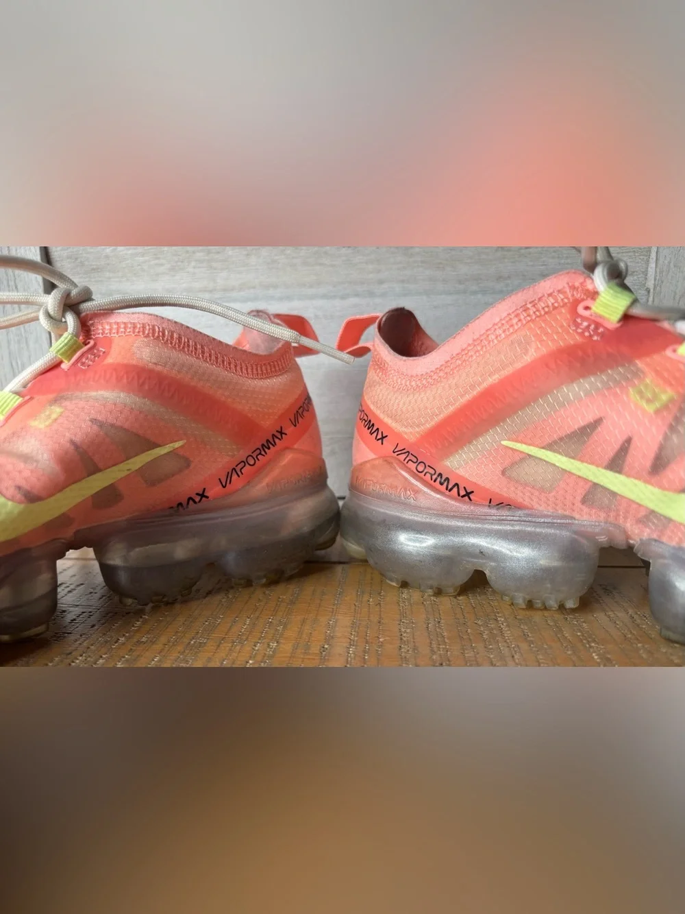 Nike Air VaporMax 2019 Pink Tint Barely Volt Neon Running Shoes Women’s Size 7